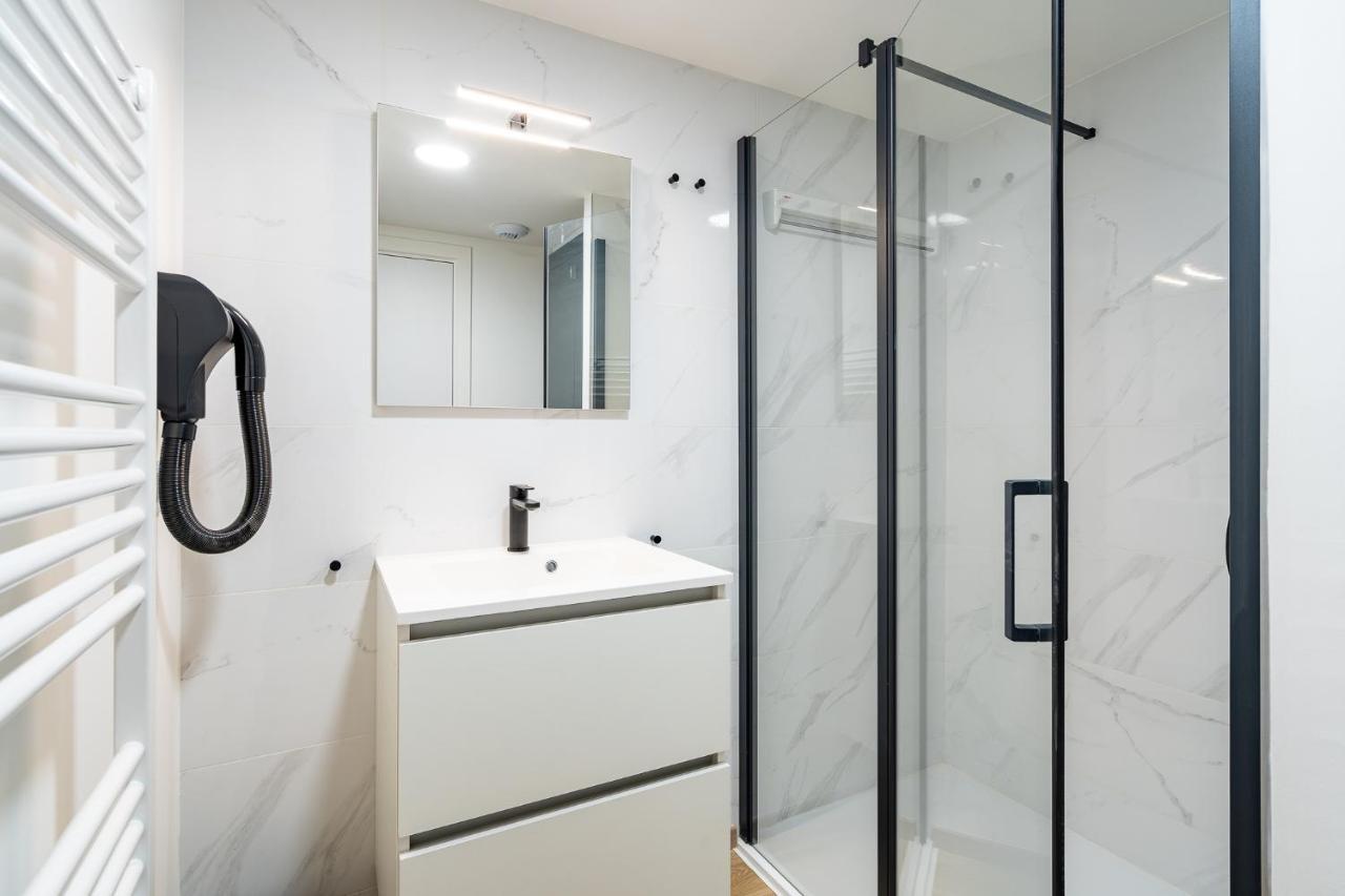 Standard Suite,1104859731:JPEG